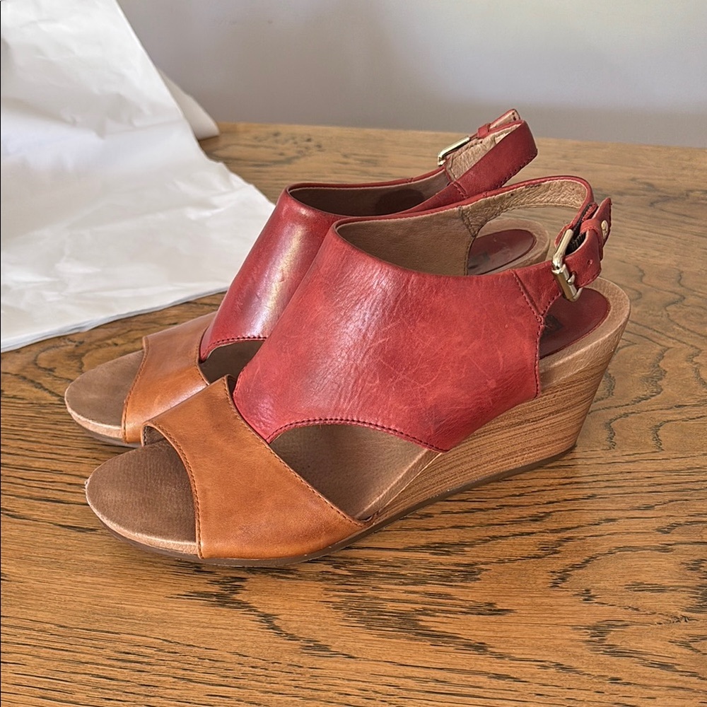PIKOLINOS Red and Tan Sandals with Open Toe Design